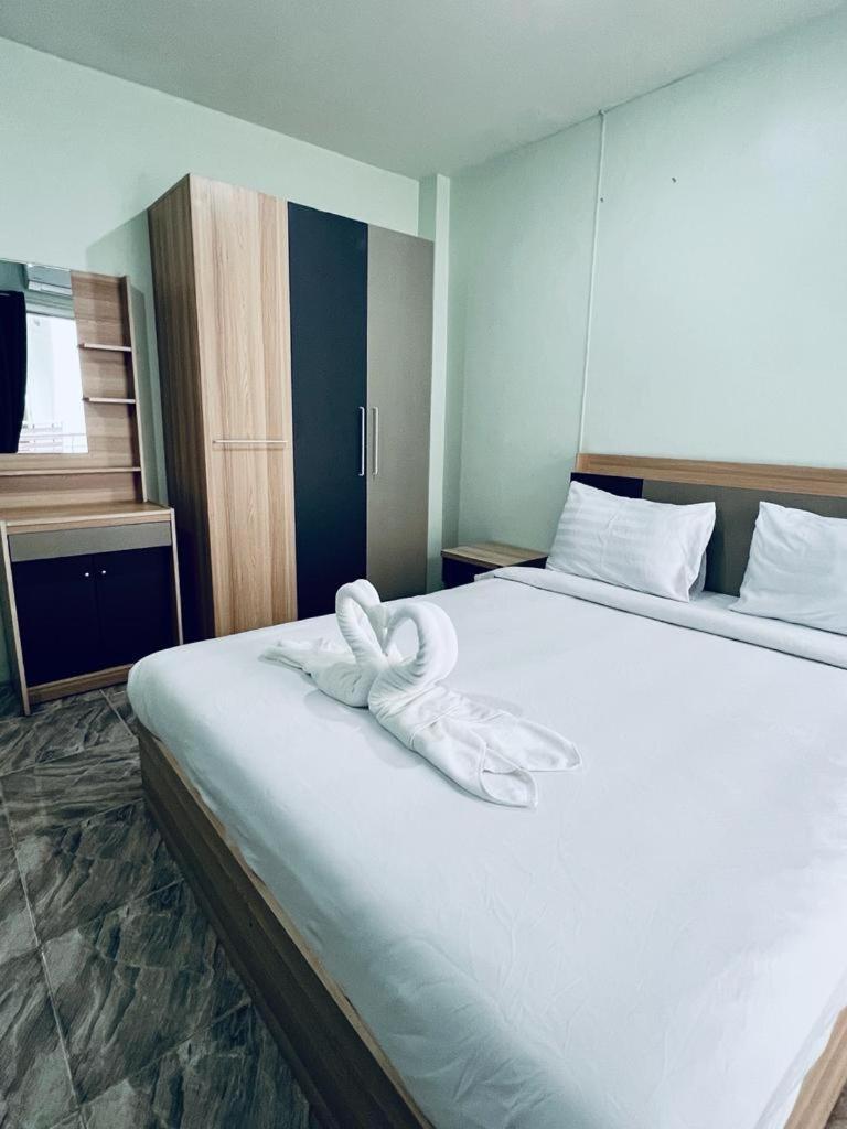 Blue Pearl Shore Appartamento Patong